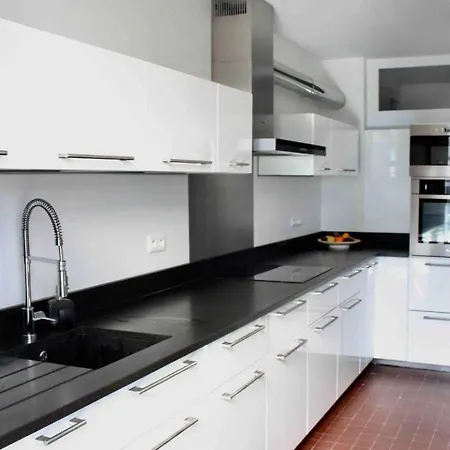 Apartment Superbe T4 A Royan, 2 Minutes A Pied De La Mer. *